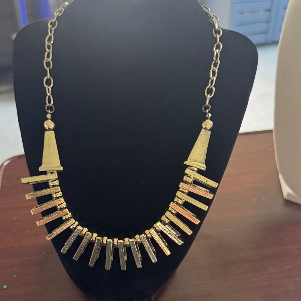 Elegant Gold Necklace